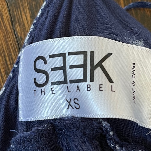 navy blue/white romper - Picture 3 of 3